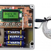 Dvířka kurníku pro slepice s elektronickým vrátným