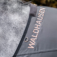 Letní síťovaná deka proti hmyzu Waldhausen Comfort s nepromokavými zády šedá