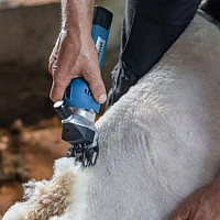 Elektrický stříhací strojek na ovce FarmClipper Akku2 včetně baterií