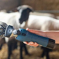 Elektrický stříhací strojek na ovce FarmClipper Akku2 včetně baterií