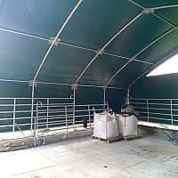 Mobilní přístřešek 8x8 m pro zvířata