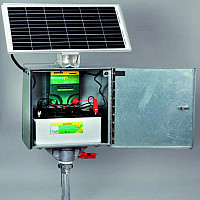 ilustrativní foto - solární panel v kombinaci s bezpečnostním boxem