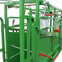 Fixační klec pro skot PM 2800