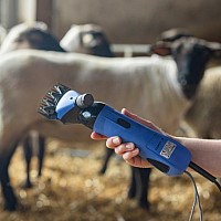 Elektrický stříhací strojek na ovce FarmClipper4