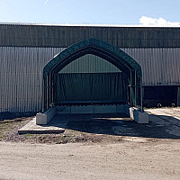 Mobilní přístřešek 6x6 m na stojnách