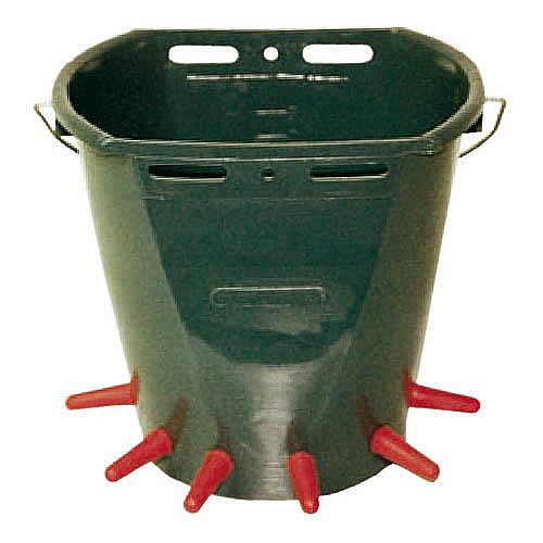 napájecí kbelík pro jehňata s šesti dudlíky